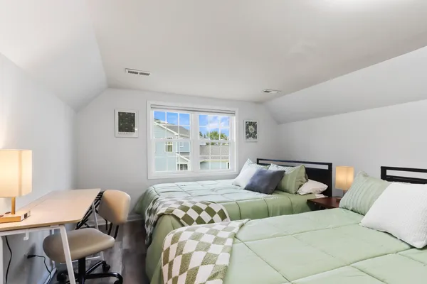 $3,900 | 1631 Smith Lane, Delavan, WI 53115