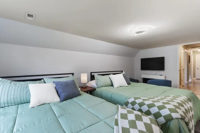 $3,900 | 1631 Smith Lane, Delavan, WI 53115