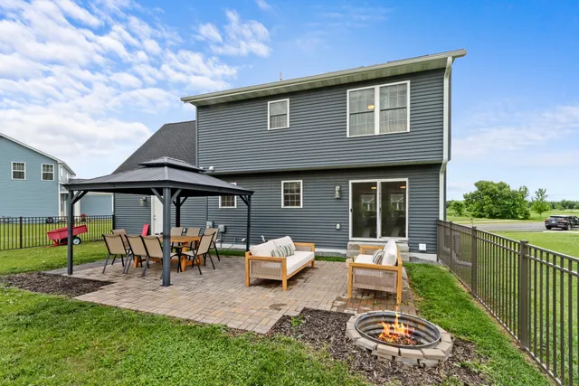 $3,900 | 1631 Smith Lane, Delavan, WI 53115