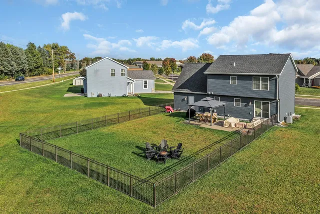 $3,900 | 1631 Smith Lane, Delavan, WI 53115