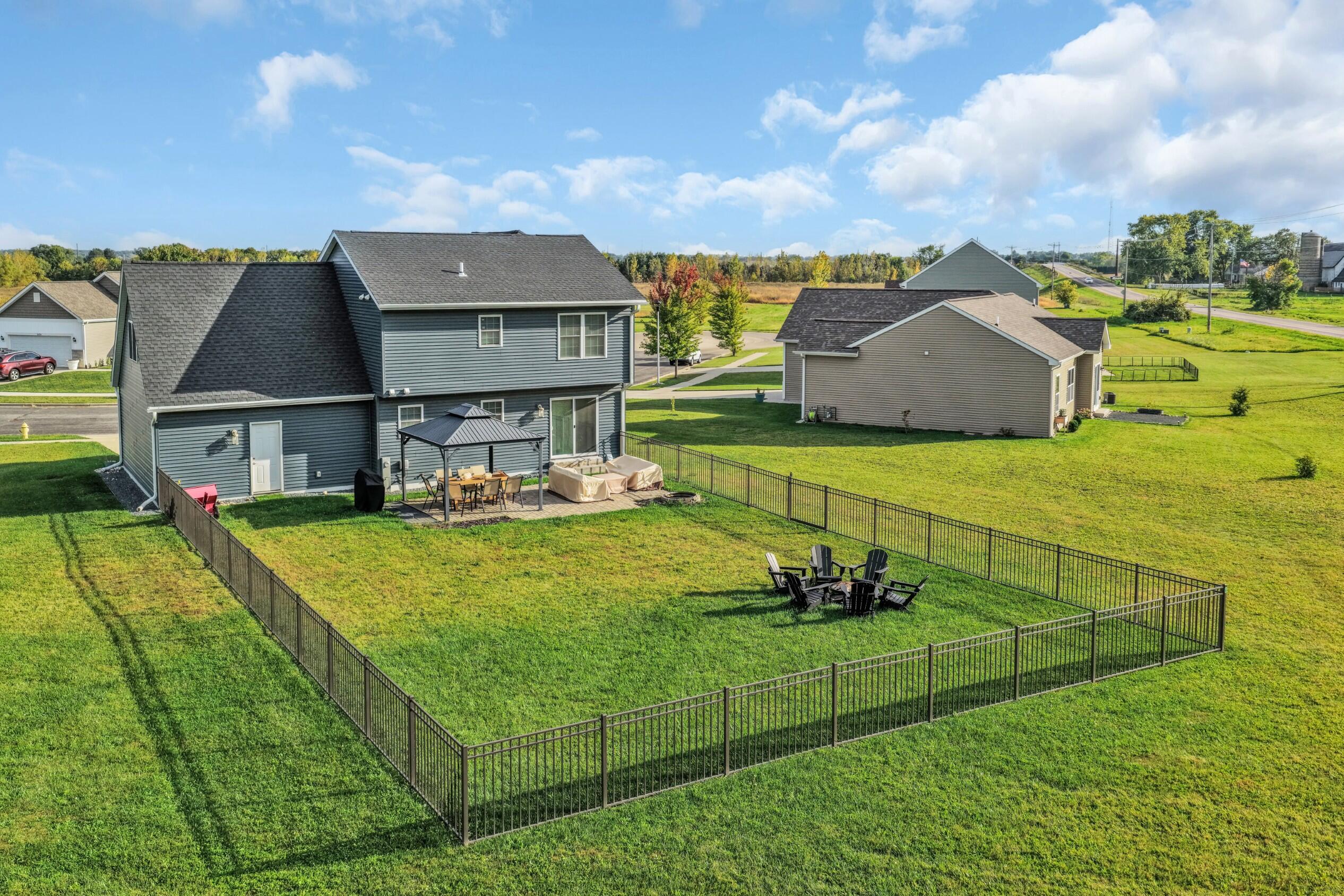 1631 Smith Lane Delavan, WI 53115 - Photo 39 of 59 Photo (44)