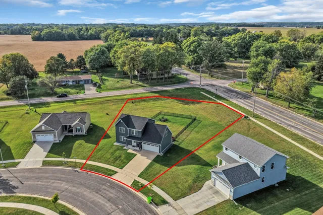 $3,900 | 1631 Smith Lane, Delavan, WI 53115