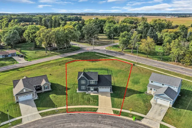 $3,900 | 1631 Smith Lane, Delavan, WI 53115