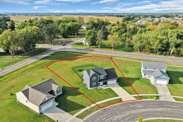 $3,900 | 1631 Smith Lane, Delavan, WI 53115