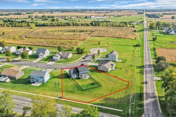 $3,900 | 1631 Smith Lane, Delavan, WI 53115