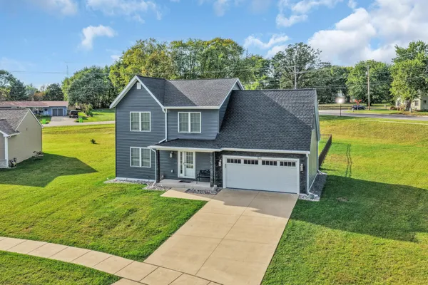 $3,900 | 1631 Smith Lane, Delavan, WI 53115