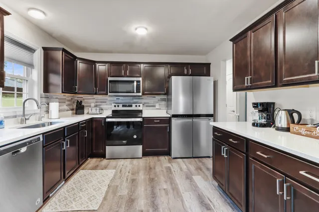 $3,900 | 1631 Smith Lane, Delavan, WI 53115