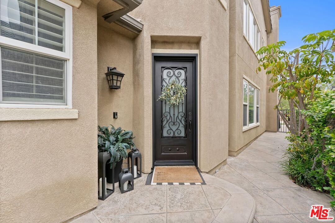 11564 Apulia Court Porter Ranch, CA 91326 - Photo 7 of 52