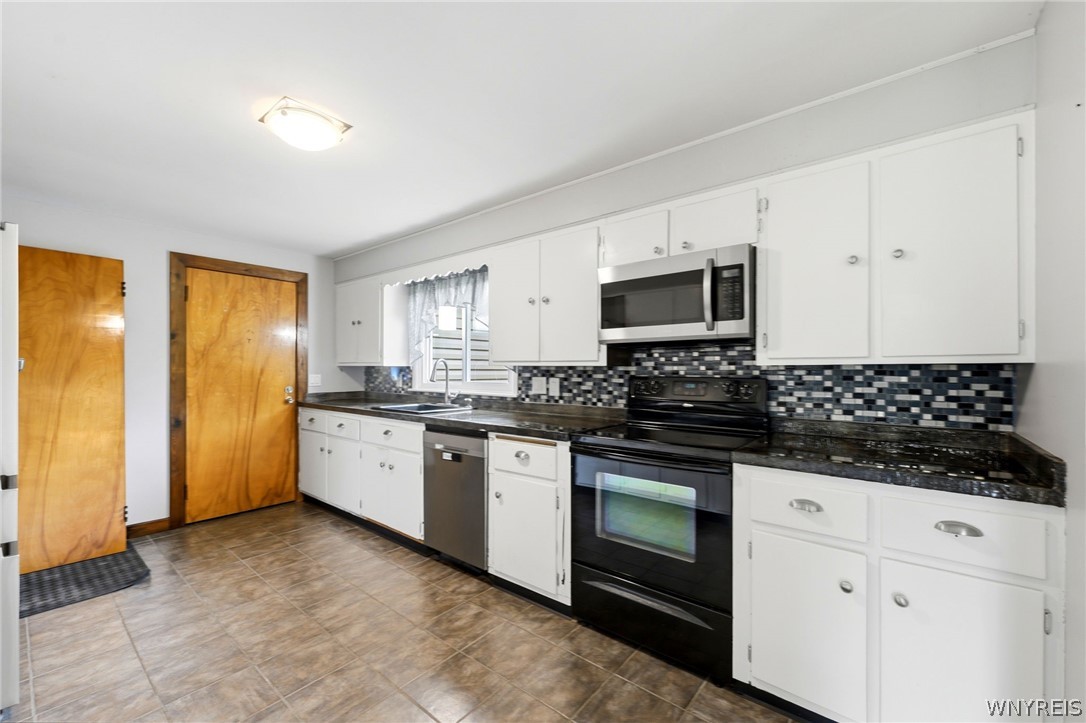 7142 Taylor Road Boston, NY 14075 - Photo 6 of 31
