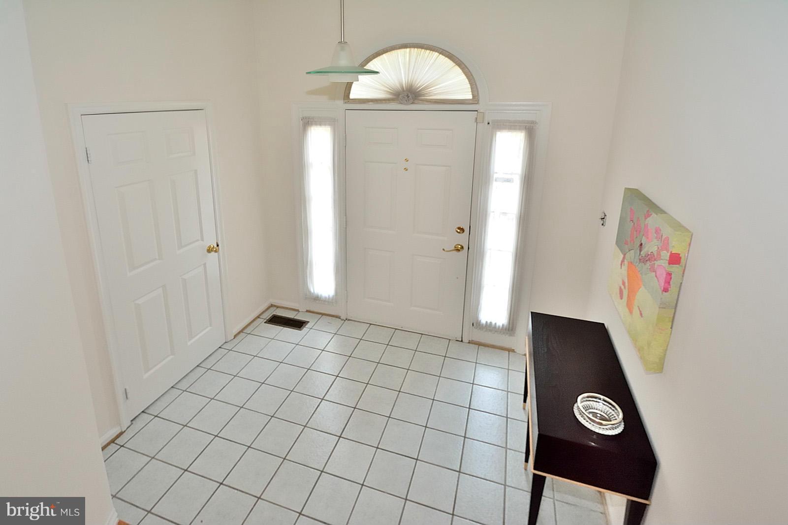 3844 Inverness Road Fairfax, VA 22033 - Photo 2 of 29 Interior (General)
