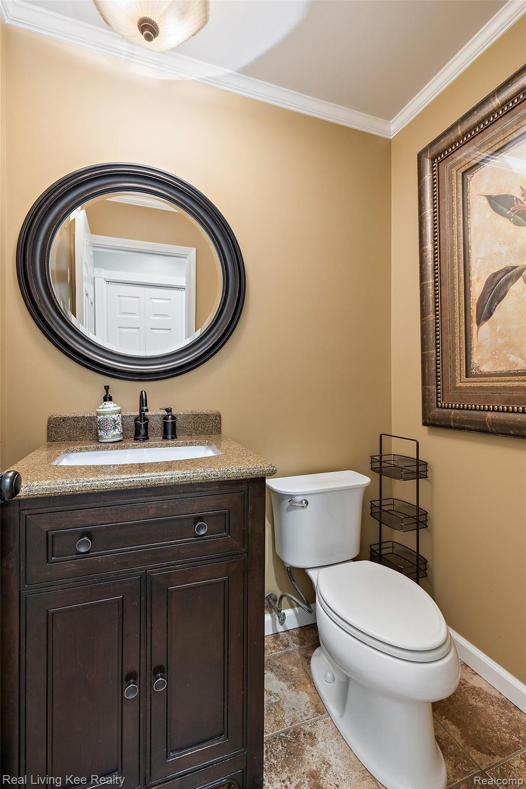 2749 Ranieri Drive Troy, MI 48085 - Photo 25 of 45 2749 Ranieri Dr (31).jpg