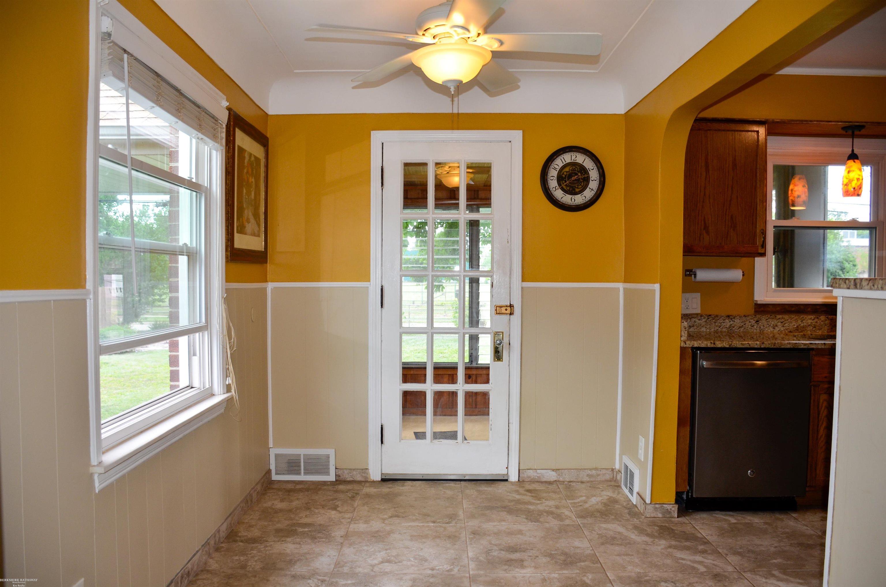 8474 Harding Street Center Line, MI 48015 - Photo 10 of 17