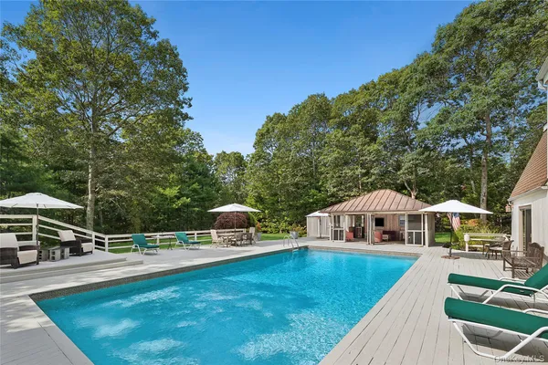 $2,925,000 | 11 Sandown Court, Wainscott, NY 11975