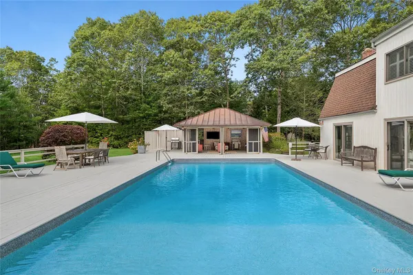 $2,795,000 | 11 Sandown Court, Wainscott, NY 11975