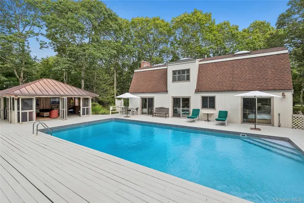 $2,795,000 | 11 Sandown Court, Wainscott, NY 11975