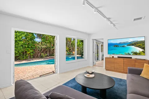 $1,095,000 | 2043 Northeast 29th Street, Fort Lauderdale, FL 33306