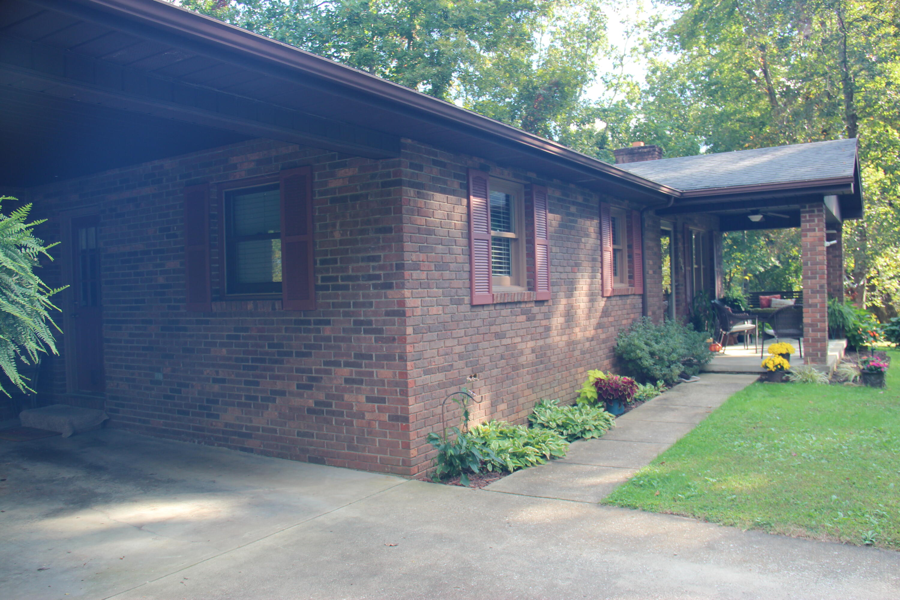 295 Albert Baker Road Somerset, KY 42501 - Photo 2 of 37 IMG_4402