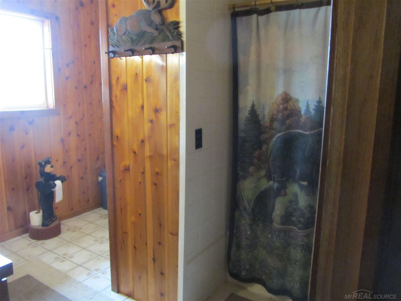 22075 McPhall Road Armada, MI 48005 - Photo 13 of 14 31373501-12.JPG