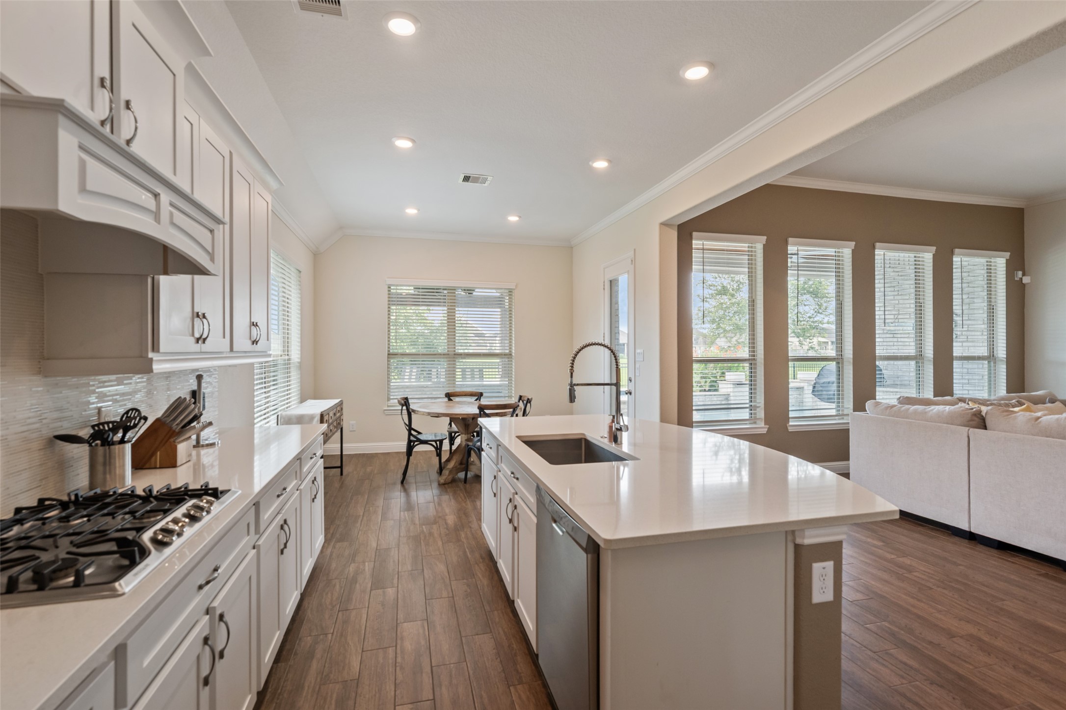 13710 Bethel Wy Crossing Rosharon, TX 77583 - Photo 13 of 43