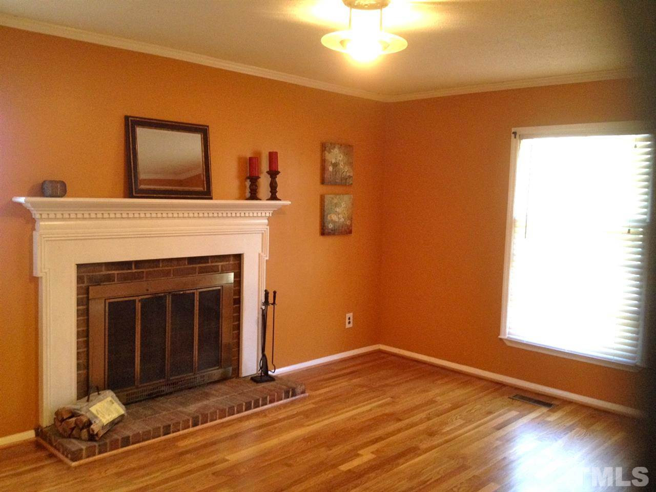 1319 Seaton Road Durham, NC 27713 - Photo 9 of 20 Den/Family/Great Room