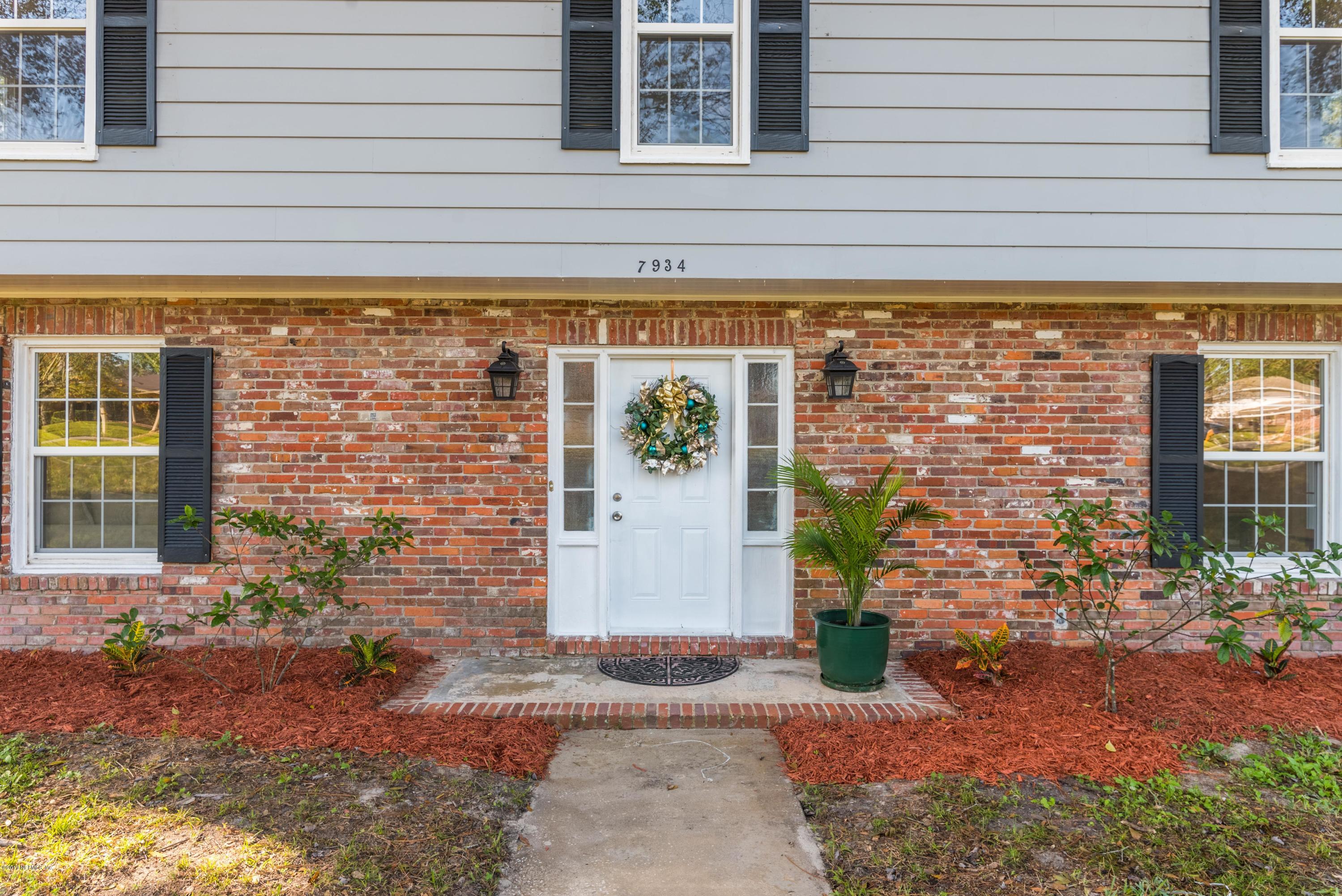 7934 Holiday Road South Jacksonville, FL 32216 - Photo 3 of 32 Tis the Season