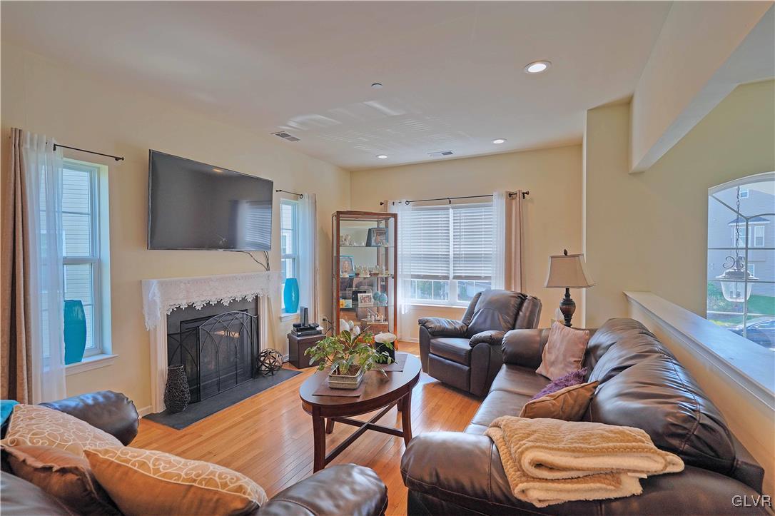 2240 Rising Hill Road Whitehall, PA 18052 - Photo 3 of 26 Gallery Image 3