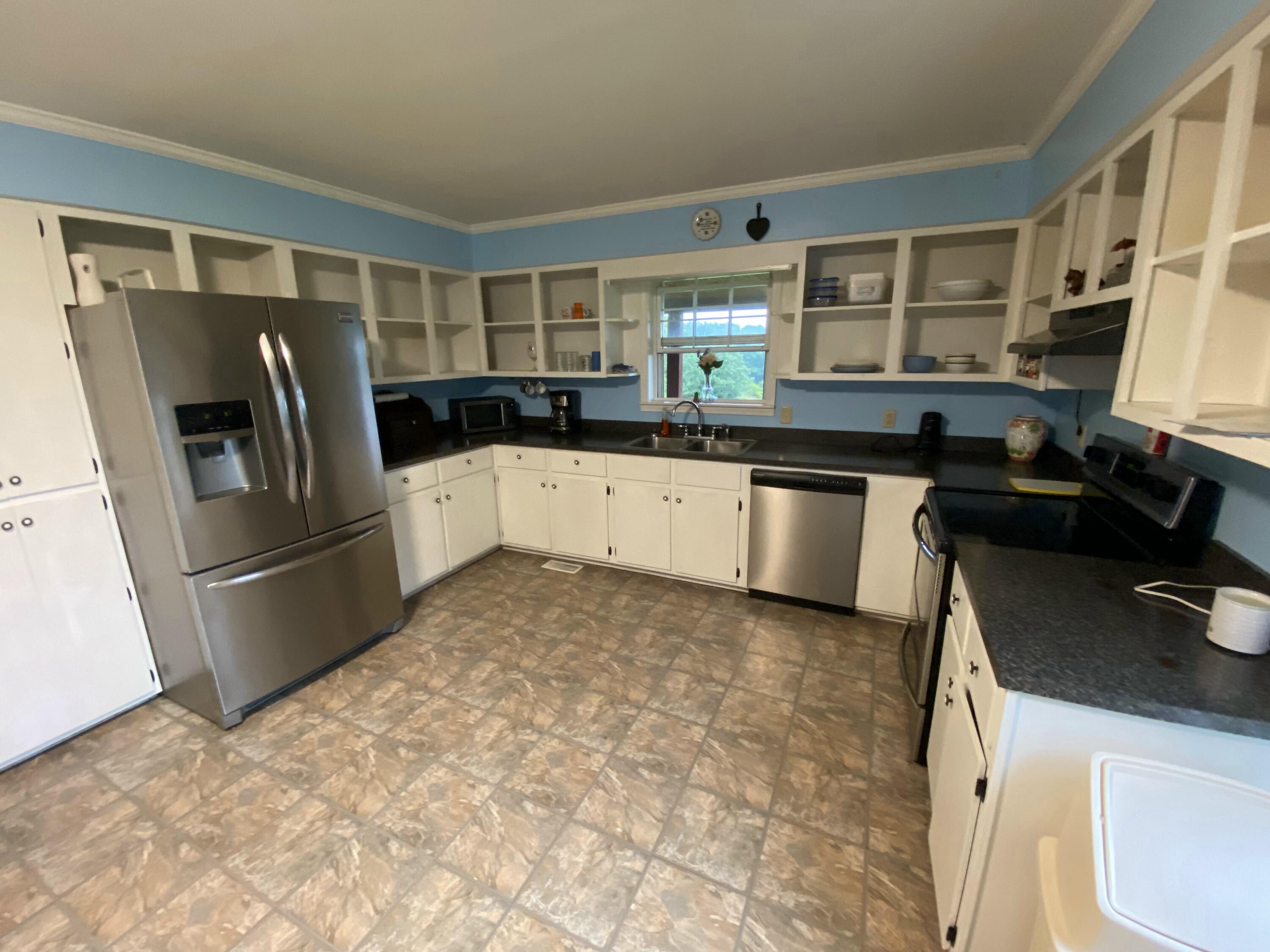 388 Poor Farm Road Beattyville, KY 41311 - Photo 5 of 30 D87FBA72-1E1A-4199-9DF6-5425C808BE07