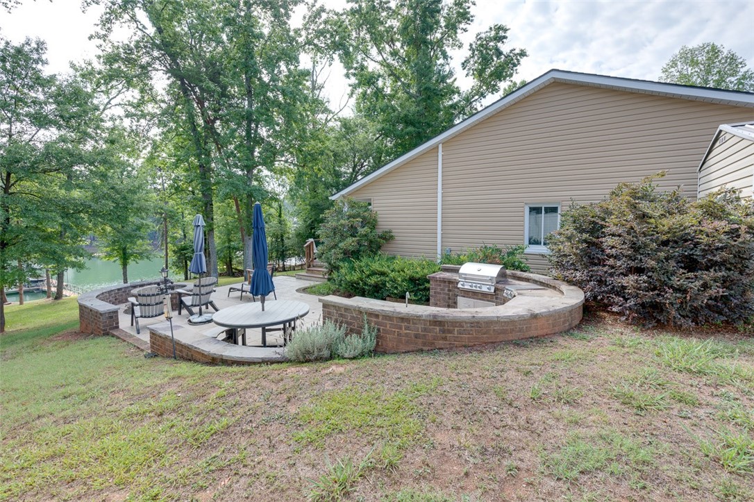 Outdoor kitchen and fire pit