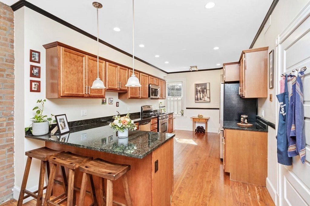 8 Strathmore Road, Unit 1 Brookline, MA 02445 - Photo 8 of 23