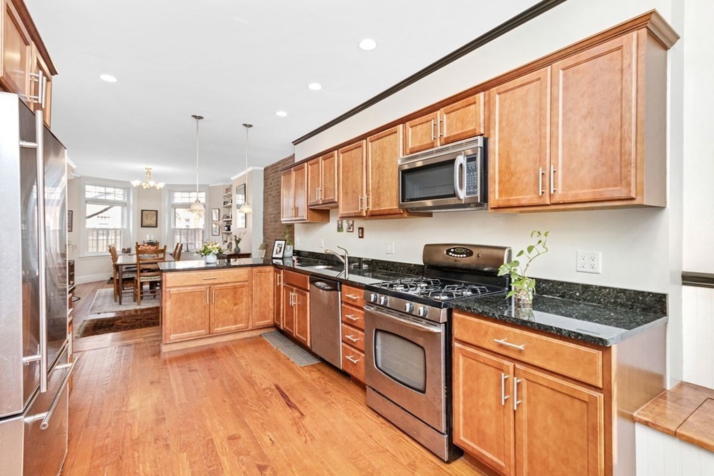 8 Strathmore Road, Unit 1 Brookline, MA 02445 - Photo 10 of 23