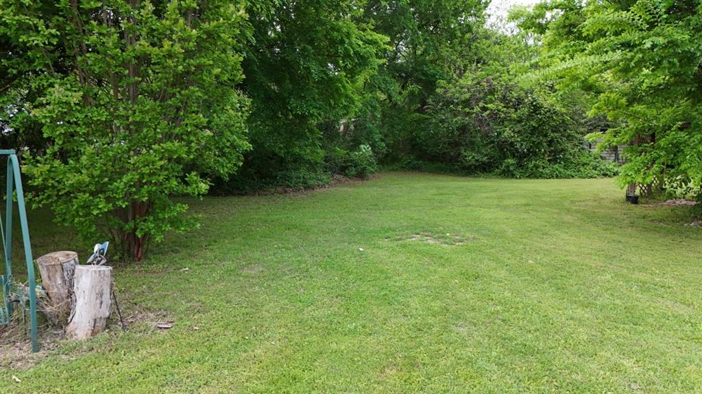 415 Meadowlark Trail Springtown, TX 76082 - Photo 29 of 35 a view of a outdoor space