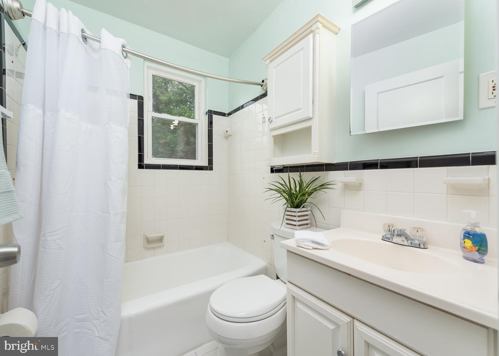 3517 Everton Street Silver Spring, MD 20906 - Photo 11 of 22 Main Bath