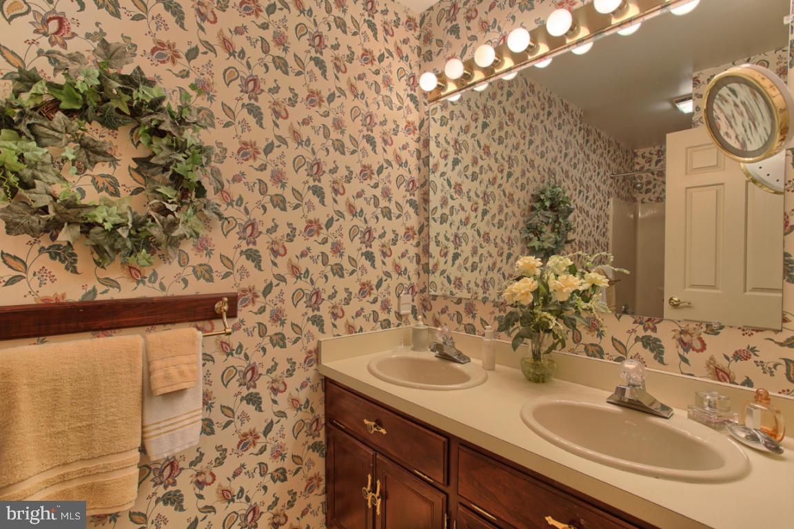 226 Farmstead Lane Lititz, PA 17543 - Photo 34 of 44 Gallery Image 34