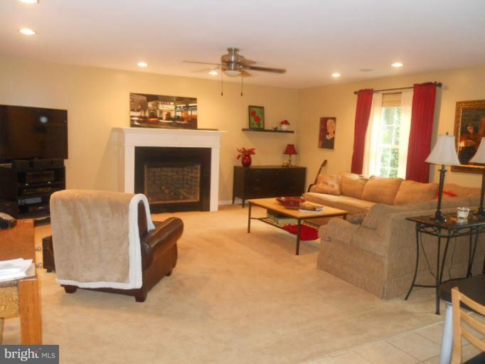 10025 Liberty Road Randallstown, MD 21133 - Photo 11 of 30 Family Room