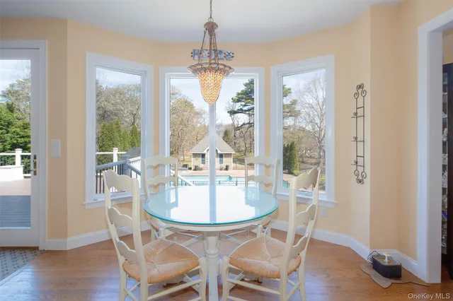 $2,475,000 | 115 Highland Road, Southampton, NY 11968