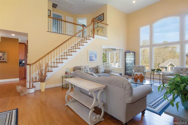 $2,475,000 | 115 Highland Road, Southampton, NY 11968