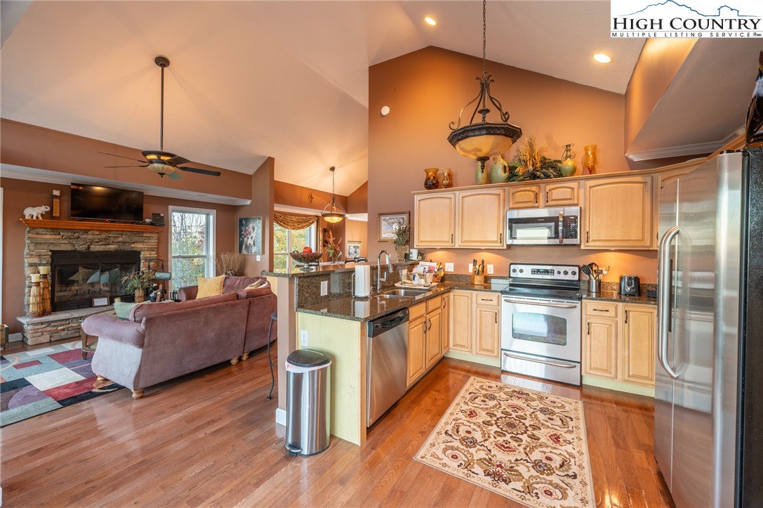 309 Pinnacle Ridge Road Beech Mountain, NC 28604 - Photo 14 of 45