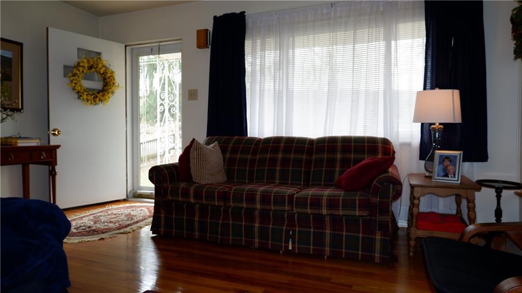541 Cumberland Road Pittsburgh, PA 15237 - Photo 3 of 21 Gallery Image 3