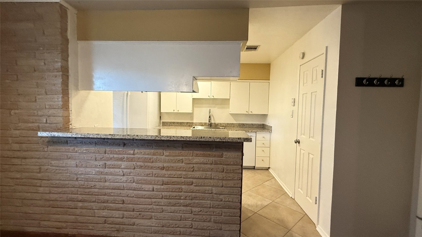 6007 Dryad Drive Houston, TX 77035 - Photo 5 of 22