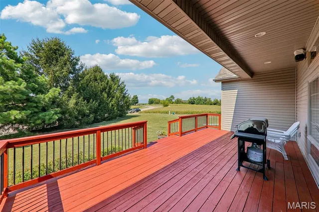 $357,500 | 23250 Eagle Court, Jerseyville, IL 62052