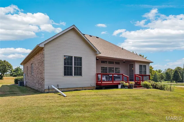$357,500 | 23250 Eagle Court, Jerseyville, IL 62052