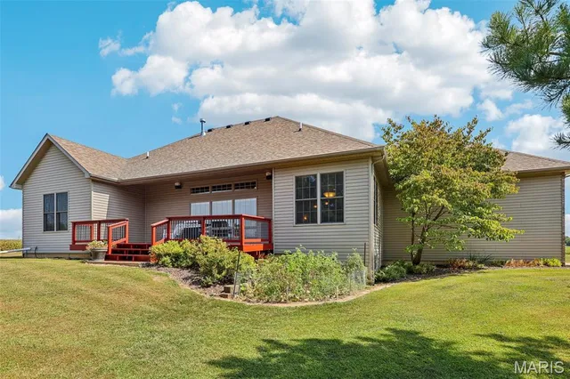 $357,500 | 23250 Eagle Court, Jerseyville, IL 62052
