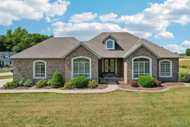 $357,500 | 23250 Eagle Court, Jerseyville, IL 62052
