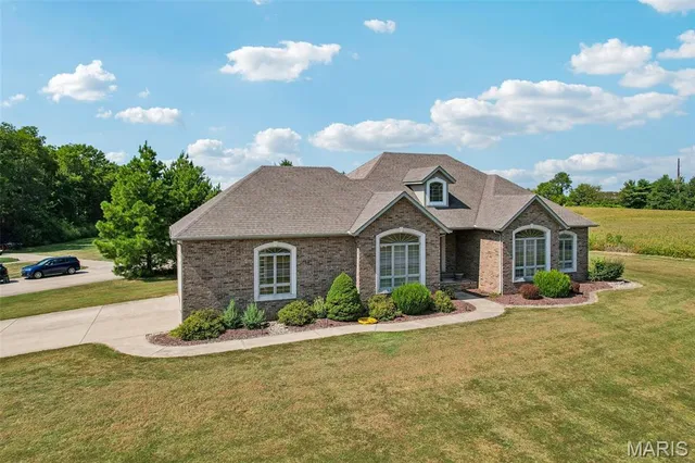 $357,500 | 23250 Eagle Court, Jerseyville, IL 62052