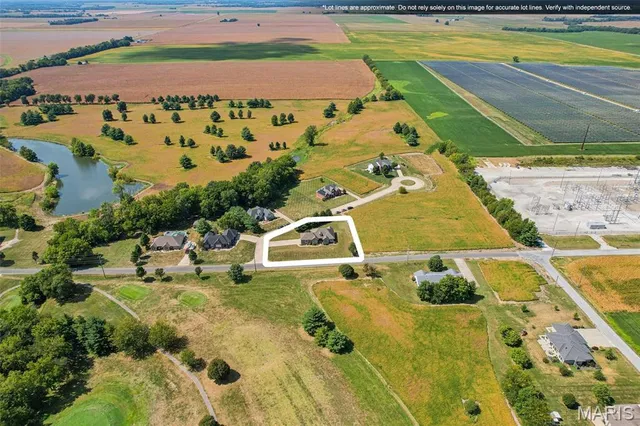 $357,500 | 23250 Eagle Court, Jerseyville, IL 62052