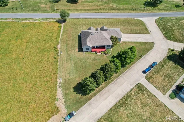 $357,500 | 23250 Eagle Court, Jerseyville, IL 62052