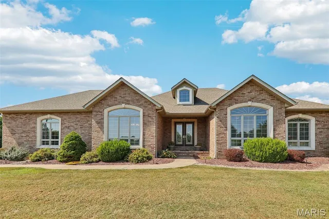 $357,500 | 23250 Eagle Court, Jerseyville, IL 62052