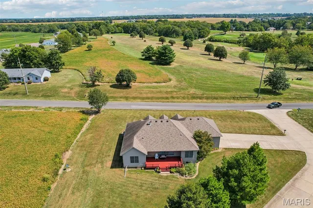 $357,500 | 23250 Eagle Court, Jerseyville, IL 62052