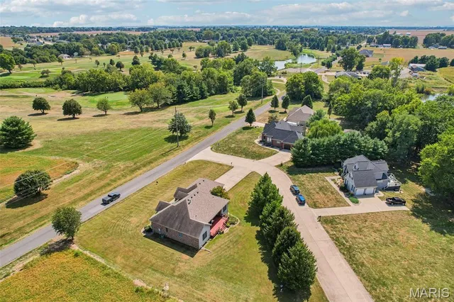 $357,500 | 23250 Eagle Court, Jerseyville, IL 62052