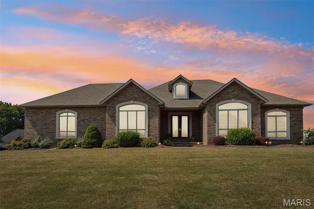 $357,500 | 23250 Eagle Court, Jerseyville, IL 62052